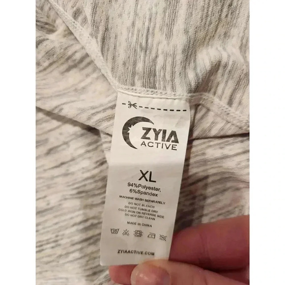 Zyia Active Long Sleeved Shirt. Slit on the back. Womens size XL. - Picture 5 of 5